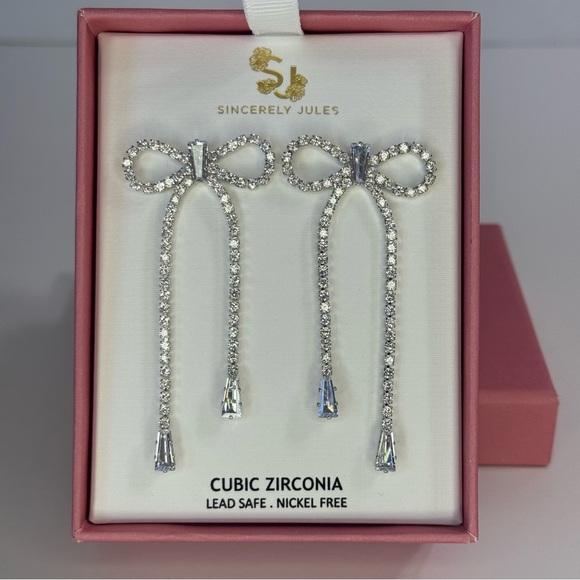 Sincerely Jules Cubic Zirconia Bow Earrings (Silver) - Picture 12 of 14